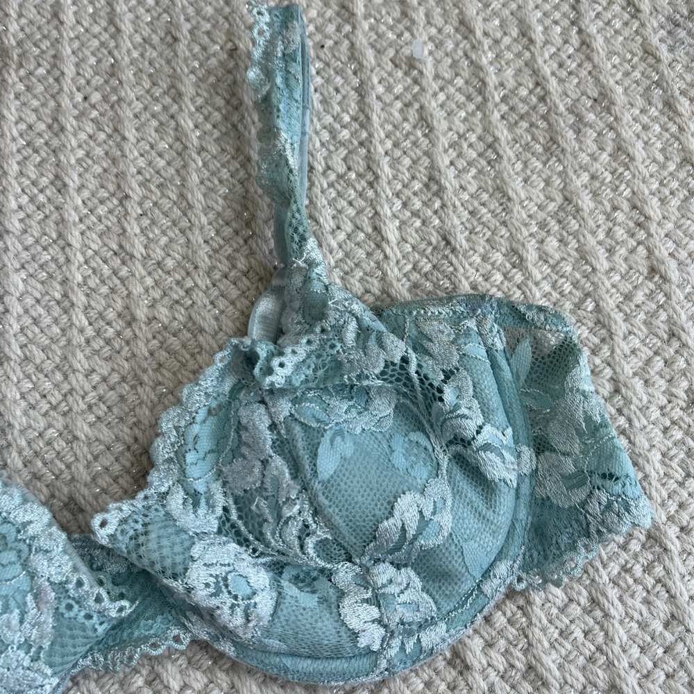 Vintage Victoria's Secret Push Up without padding 34D blue lace underwire Bra - Picture 4 of 16